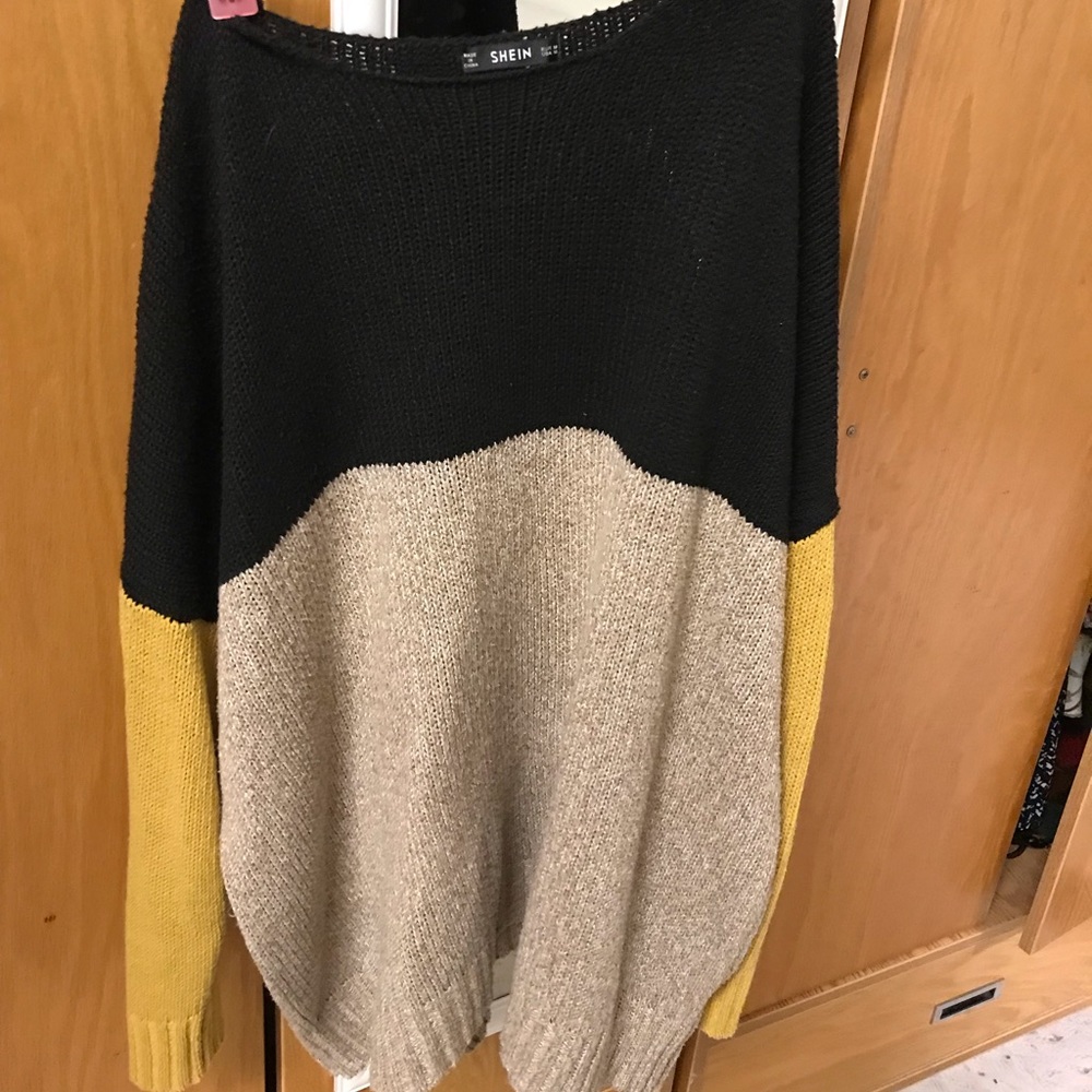 oversized black n yellow sweater
